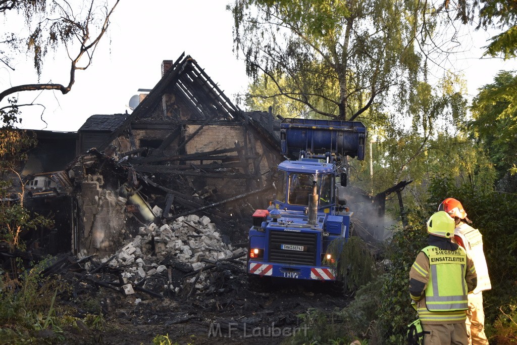 Grossfeuer Einfamilienhaus Siegburg Muehlengrabenstr P1031.JPG - Miklos Laubert